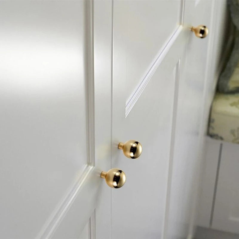 Gigi - Gold with rounded shapes