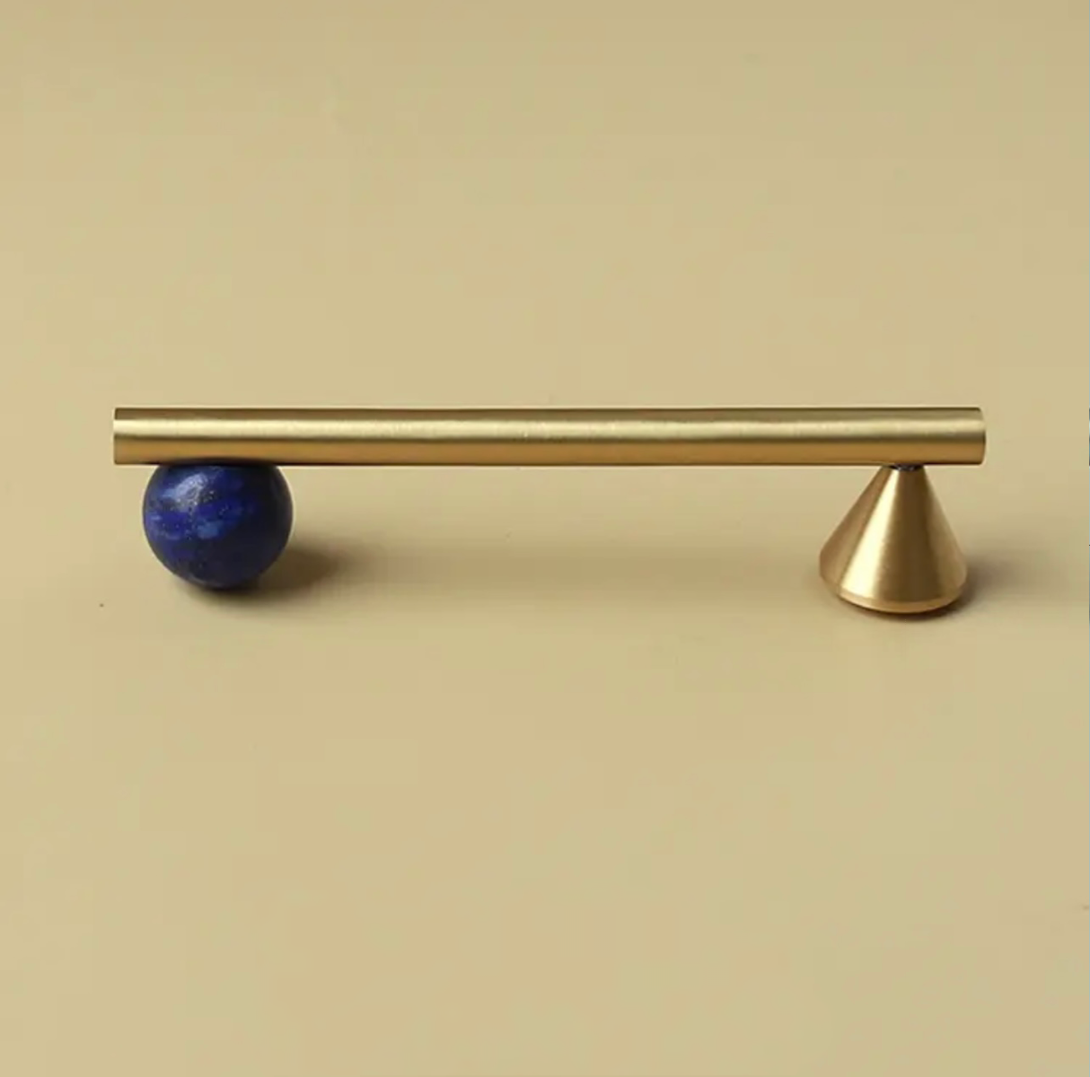 Clio Blue - Brushed brass with blue stone