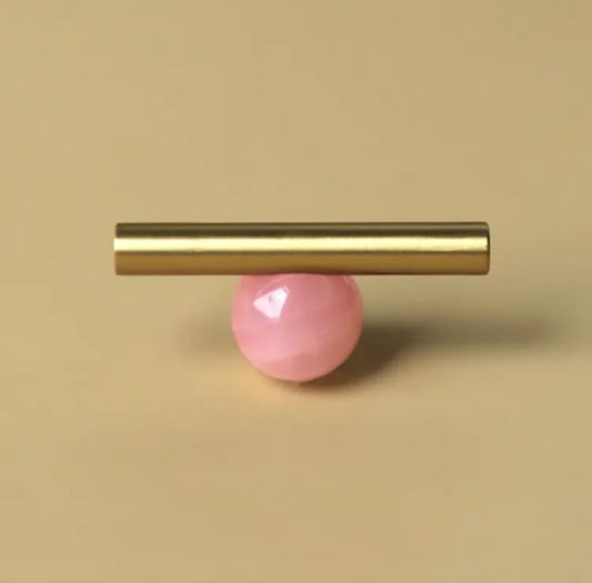 Clio Pink - Børstet messing med pink sten