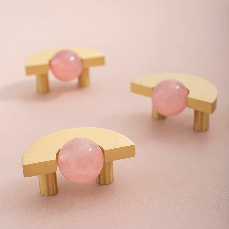 Luca - Brushed brass with round stone
