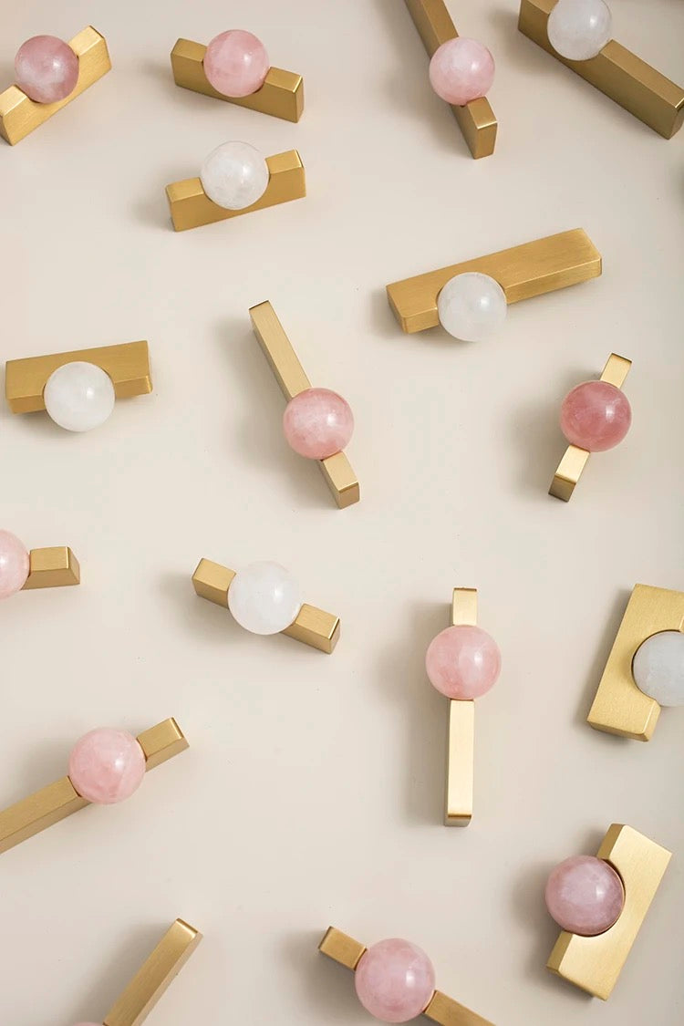 Luca - Brushed brass with round stone