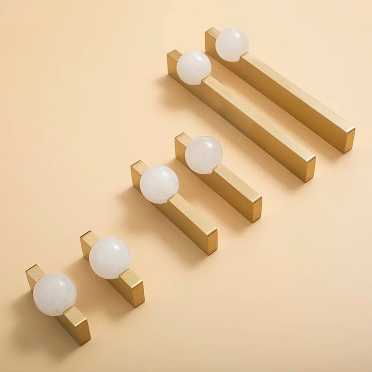 Luca - Brushed brass with round stone
