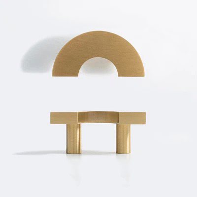 Luca - Brushed brass with round stone