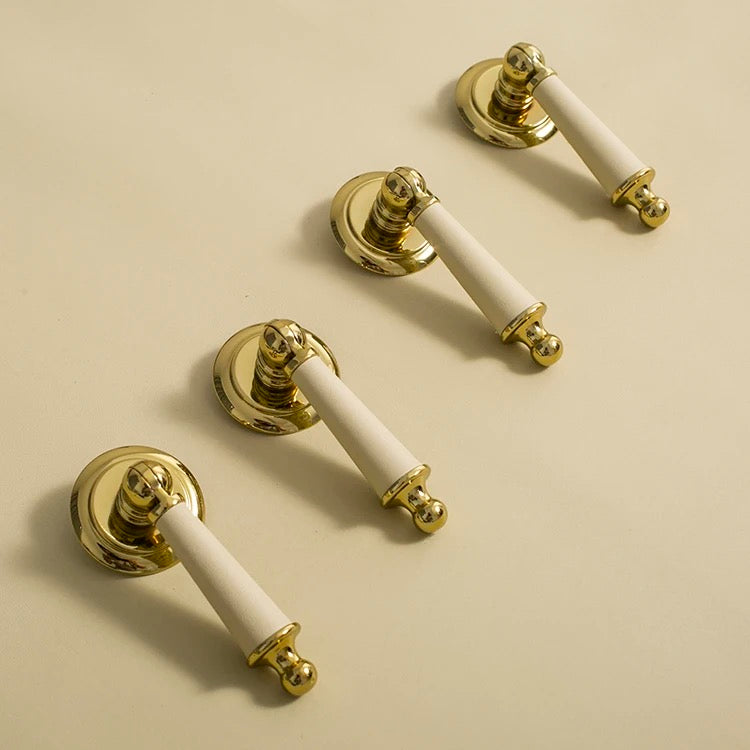 Piera - Brass & Leather hanging knob