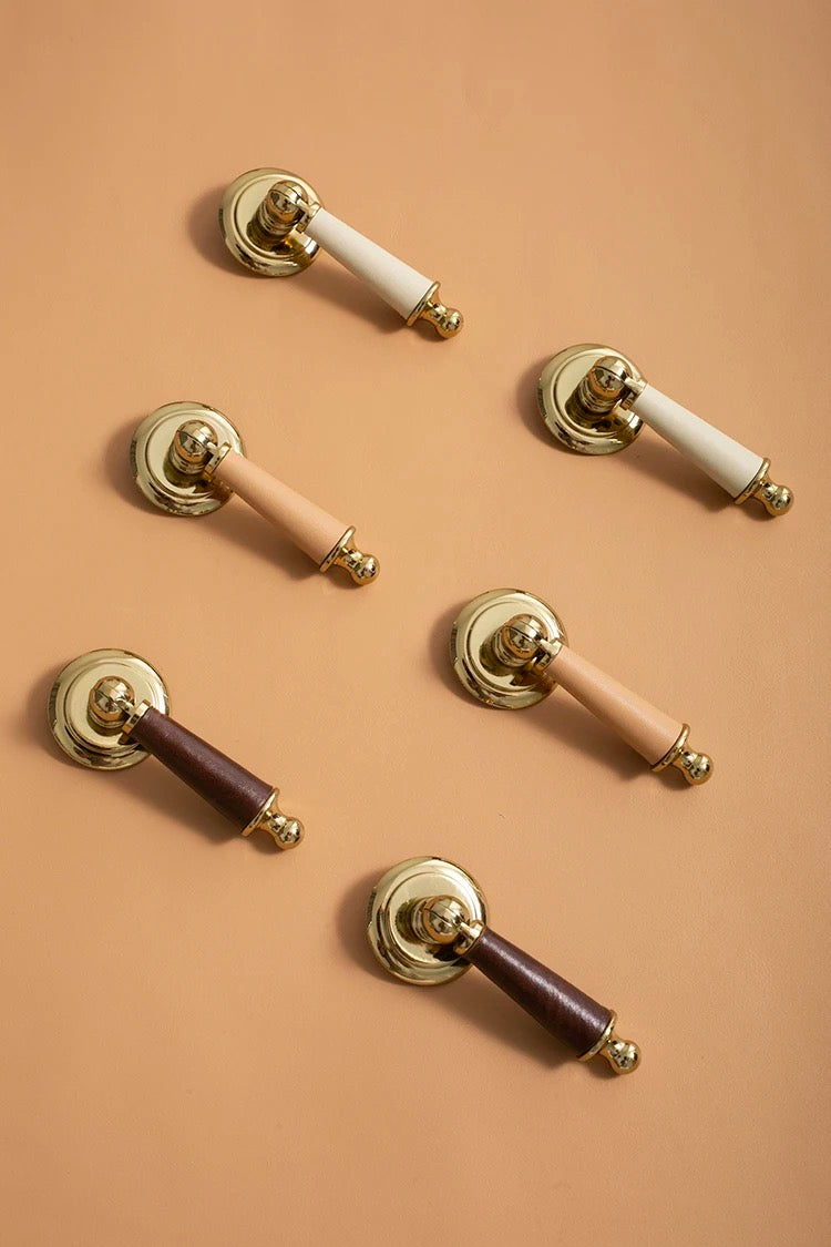 Piera - Brass & Leather hanging knob