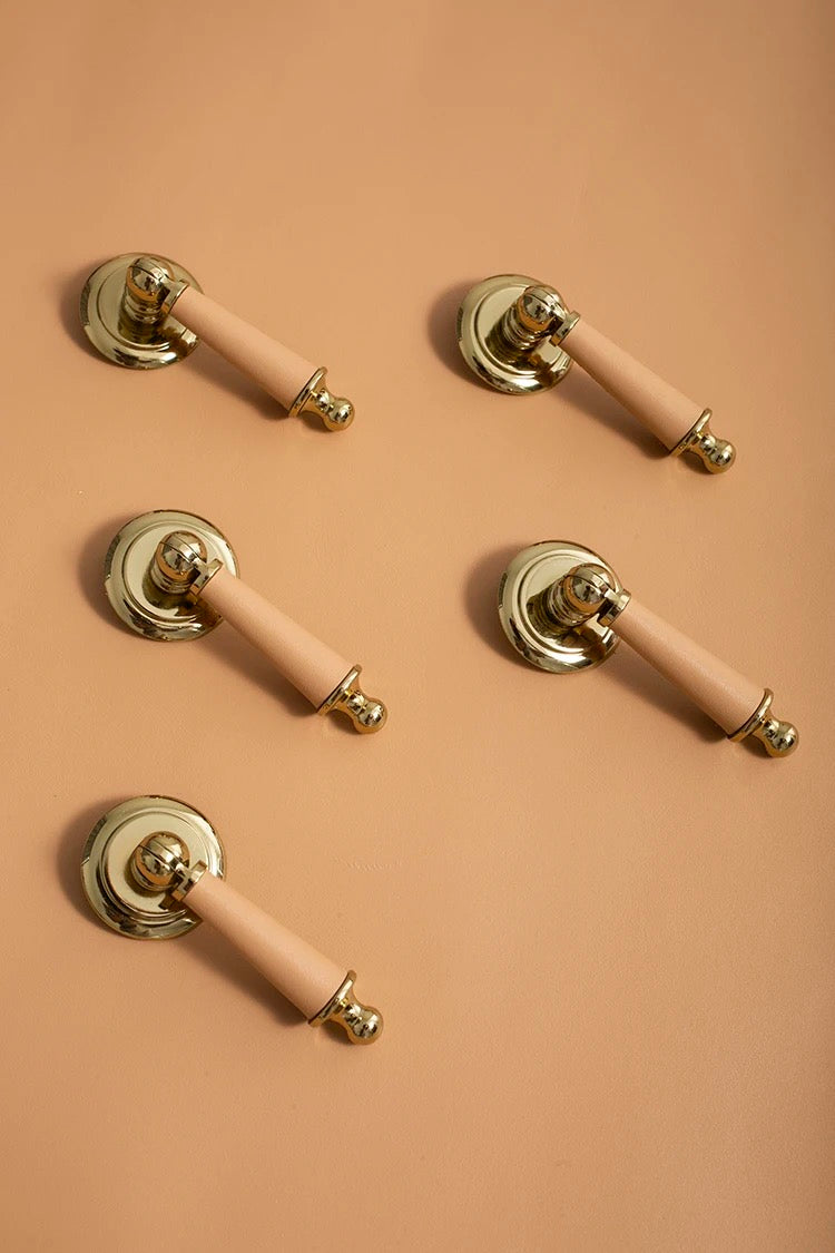 Piera - Brass & Leather hanging knob