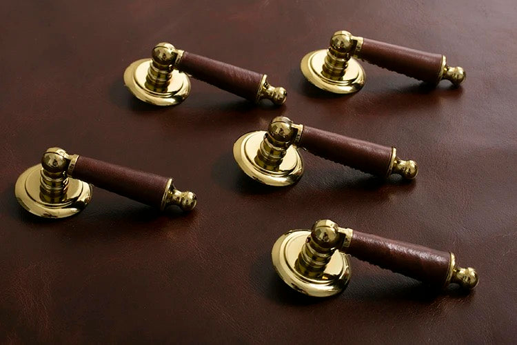 Piera - Brass & Leather hanging knob