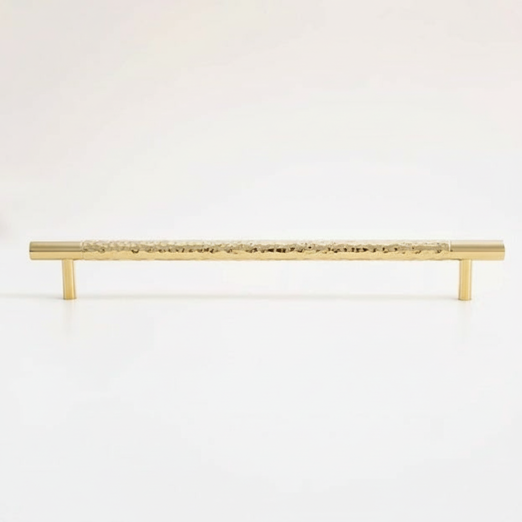 Saya - Hamrad polerad mässing