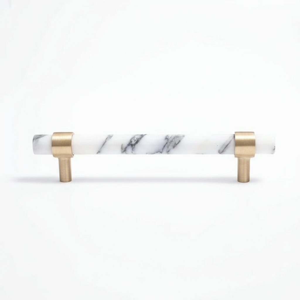 Kia - Vit marmor och borstad mässing