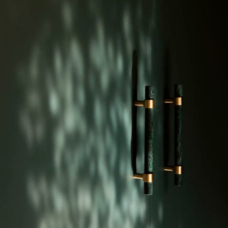 Kia - Grön marmor och borstad mässing