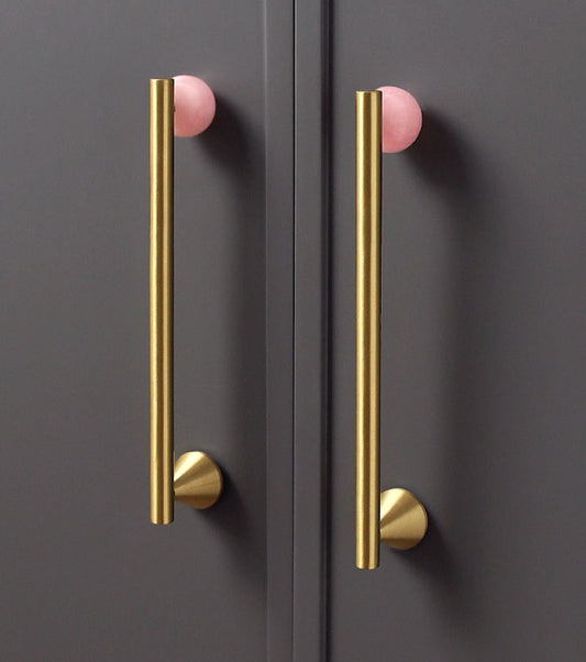 Clio Pink - Borstad mässing med rosa sten