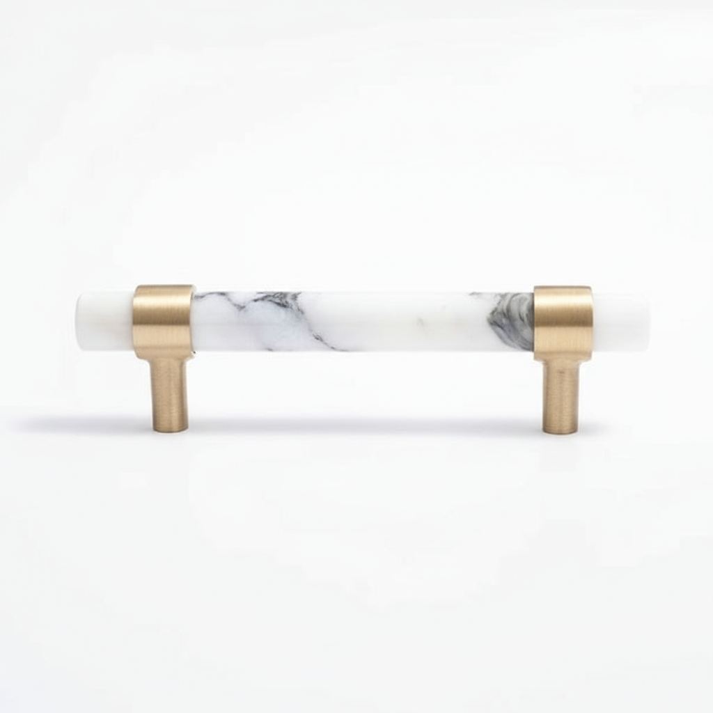 Kia - Vit marmor och borstad mässing